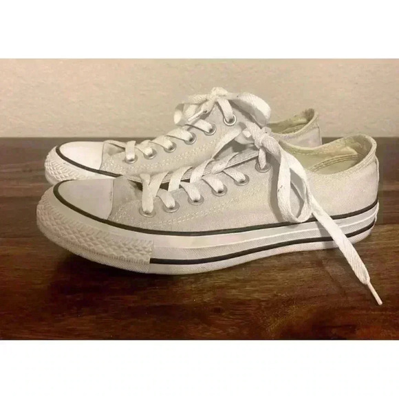 Converse Chuck Taylor Size 7 womens 5 Mens All Star Low Light Grey laceup unisex - Picture 1 of 8